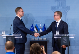 Peaministrid Kristen Michal ja Petteri Orpo ühisel pressikonverentsil Helsingis